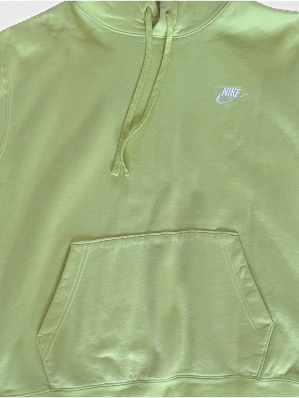 Nike Club Fleece Hoodie Men’s Large BV2654-736 Barely Volt Lime Green Pullover